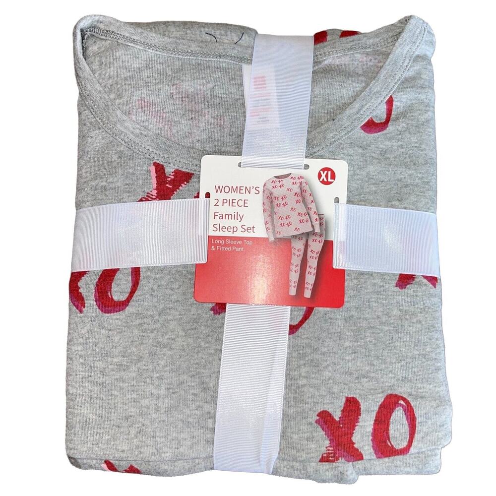 Pajamas Set Valentine's Day XO Hugs Kisses - Picture 2 of 5